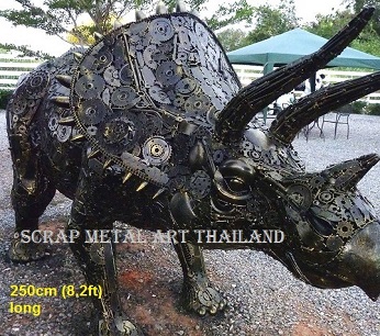 Dinosaur Triceratops statue for sale, life size metal Dino sculpture - Metal Art from Thailand